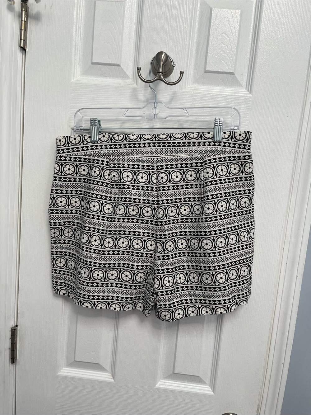GAP Womens High Rise Black White Festival Shorts Floral Side Zip Cotton 10 - Picture 11 of 16